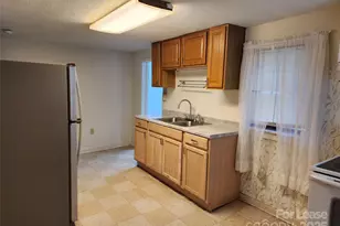 435 Rankin St, Lenoir, NC 28645 - Photo 9