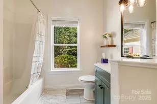 37 Poplar Creek Dr, Asheville, NC 28805 - Photo 21