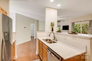 37 Poplar Creek Dr, Asheville, NC 28805 - Photo 15