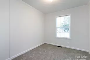 907 E 4th Ave, Gastonia, NC 28054 - Photo 33