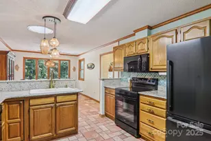 16 Amber Dr, Horse Shoe, NC 28742 - Photo 17