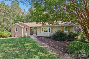 16 Amber Dr, Horse Shoe, NC 28742 - Photo 3