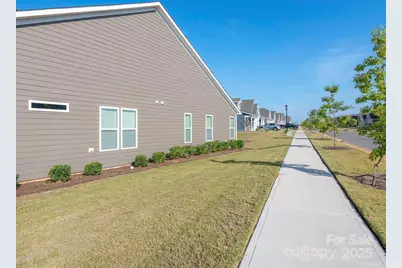 4423 Moxie Way, Charlotte, NC 28215 - Photo 5