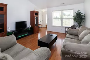 103 Blue Bird Ct, Rockingham, NC 28379 - Photo 5