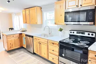 25 Overbrook Dr, Saluda, NC 28773 - Photo 3