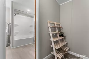 25 Overbrook Dr, Saluda, NC 28773 - Photo 21