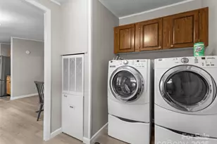 25 Overbrook Dr, Saluda, NC 28773 - Photo 13