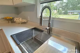 128 Applewood Ln, Spartanburg, SC 29307 - Photo 9