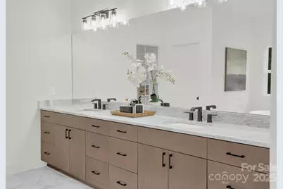 4918 Buckingham Drive, Charlotte, NC 28209 - Photo 19