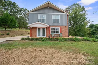 801 N Grove Street, Lincolnton, NC 28092 - Photo 1