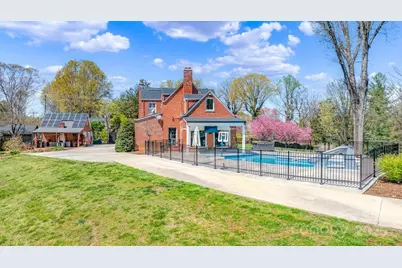 300 Morgan Street, Marion, NC 28752 - Photo 1