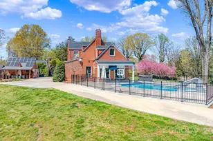 300 Morgan St, Marion, NC 28752 - Photo 1