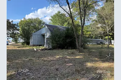 2824 W Black Creek Road, Florence, SC 29501 - Photo 11