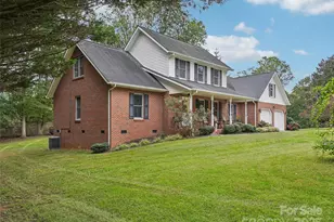 2 Cambridge Dr, Candler, NC 28715 - Photo 3