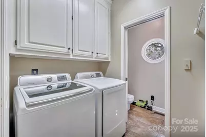 555 19th Avenue Lane NW, Hickory, NC 28601 - Photo 23