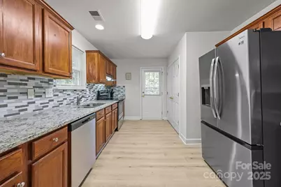 8200 Kerrybrook Circle, Charlotte, NC 28214 - Photo 13