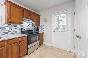 8200 Kerrybrook Cir, Charlotte, NC 28214 - Photo 11