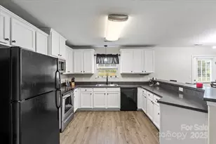 7126 Bullock Dr, Charlotte, NC 28214 - Photo 9