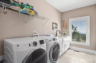 390 Dancing Bear Dr, Hendersonville, NC 28739 - Photo 27