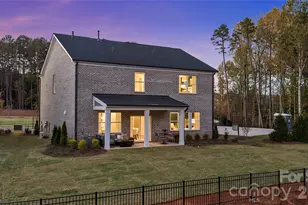 4119 Roe Crk Dr, Mint Hill, NC 28227 - Photo 3