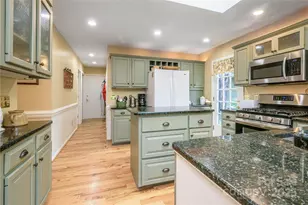 32 W Fairway Dr, Etowah, NC 28729 - Photo 19