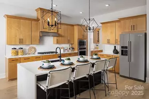 4125 Eastover Gln Rd, Charlotte, NC 28269 - Photo 3