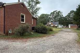 730 E Iredell Ave, Mooresville, NC 28115 - Photo 17