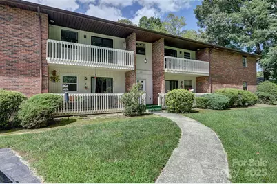 103 Oakwood Place #3, Hendersonville, NC 28792 - Photo 3