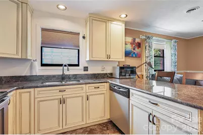 103 Oakwood Place #3, Hendersonville, NC 28792 - Photo 7