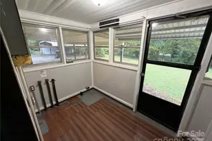 206 11th St N E, Hildebran, NC 28637 - Photo 9