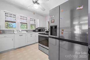 532 6th Ave SW, Hickory, NC 28602 - Photo 3