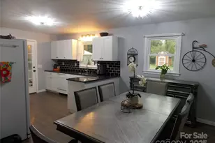 314 Cypress St, Hudson, NC 28638 - Photo 3