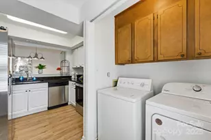 9401 S Vicksburg Park Ct, Charlotte, NC 28210 - Photo 23