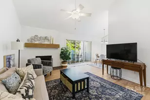 9401 S Vicksburg Park Ct, Charlotte, NC 28210 - Photo 5