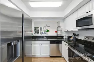 9401 S Vicksburg Park Ct, Charlotte, NC 28210 - Photo 9