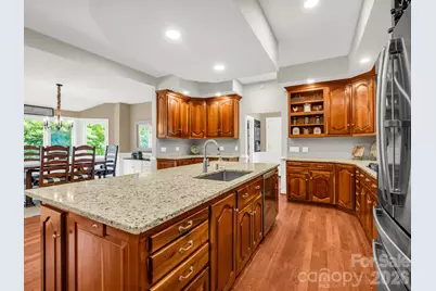 100 Perry Place, Hendersonville, NC 28739 - Photo 17