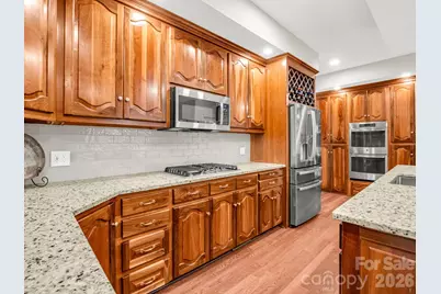 100 Perry Place, Hendersonville, NC 28739 - Photo 19