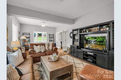 100 Perry Place, Hendersonville, NC 28739 - Photo 9