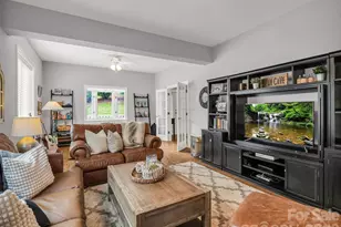 100 Perry Pl, Hendersonville, NC 28739 - Photo 9