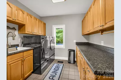 100 Perry Place, Hendersonville, NC 28739 - Photo 23