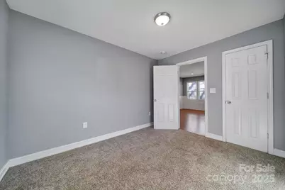 113 W 5th Avenue, Gastonia, NC 28052 - Photo 11