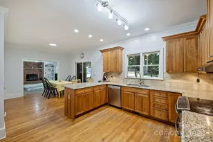 7324 Cobble Creek Dr, Matthews, NC 28104 - Photo 9