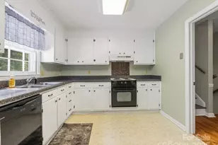 7322 Kilcullen Dr, Charlotte, NC 28270 - Photo 17