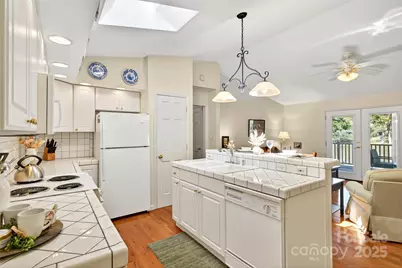 211 Rhododendron Avenue, Black Mountain, NC 28711 - Photo 13