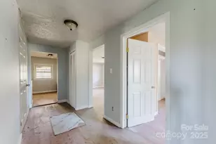 45 Freeborn Ln, Hendersonville, NC 28792 - Photo 15