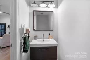 11501 Abernathy Rd, Charlotte, NC 28216 - Photo 21