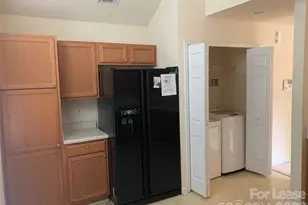 11163 Saintsbury Pl, Charlotte, NC 28270 - Photo 3