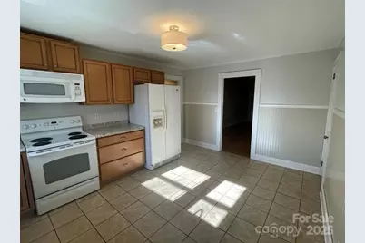 135 Haynes Street, Hendersonville, NC 28791 - Photo 13