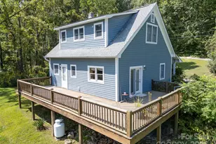 560 Esseola St, Saluda, NC 28773 - Photo 9