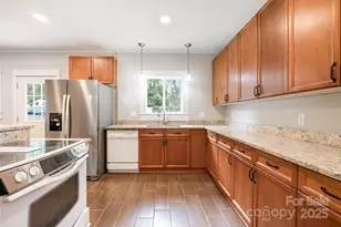 340 W Center Ave, Mooresville, NC 28115 - Photo 11